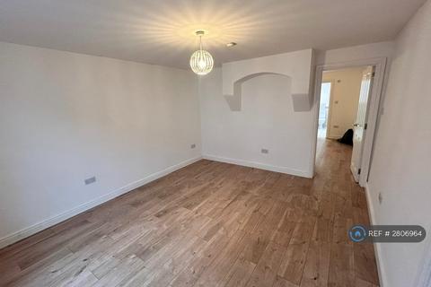 undefined, High St, Thames Ditton, KT7