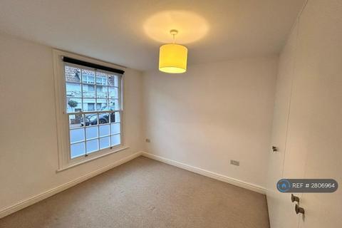 undefined, High St, Thames Ditton, KT7