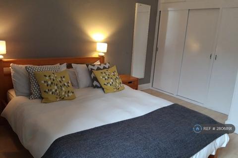 undefined, Bothwell St, Edinburgh, EH7
