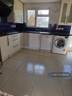 4 bedroom terraced house to rent, Grovestile Waye, Feltham, TW14