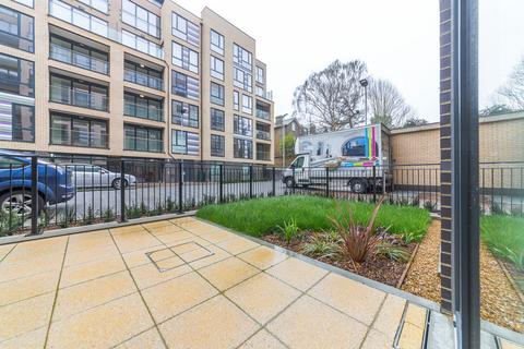 1 bedroom flat to rent, West Court, Eltham SE9
