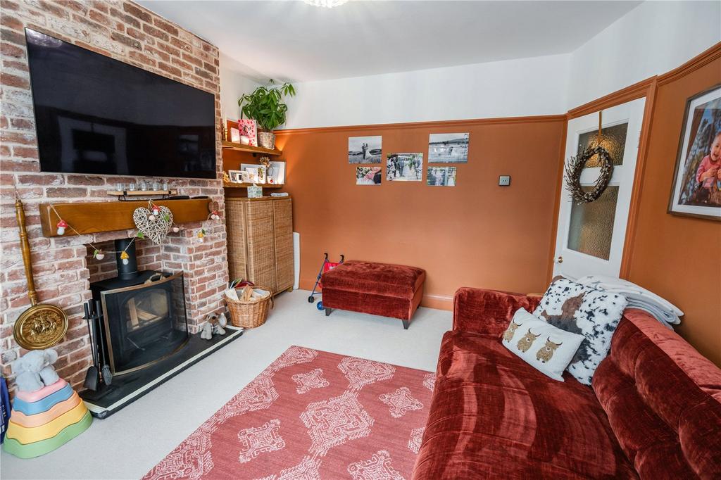 Living Room (2)