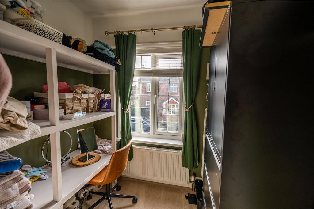 Box Bedroom