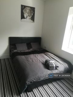undefined, Broad Walk, Hounslow, TW5