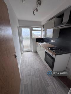 2 bedroom flat to rent, Arrowe Road, Wirral, CH49
