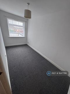2 bedroom flat to rent, Arrowe Road, Wirral, CH49