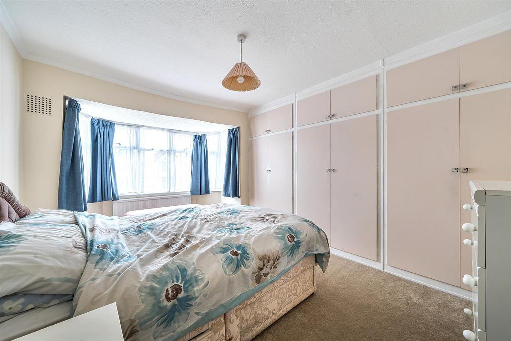 Bedroom 1.jpg