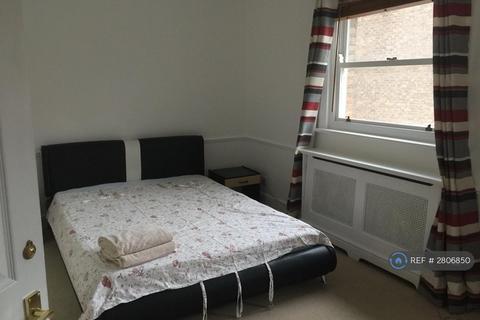 4 bedroom terraced house to rent, Coral Row, London, SW11