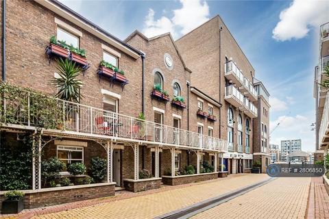 4 bedroom terraced house to rent, Coral Row, London, SW11