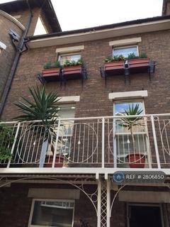 4 bedroom terraced house to rent, Coral Row, London, SW11