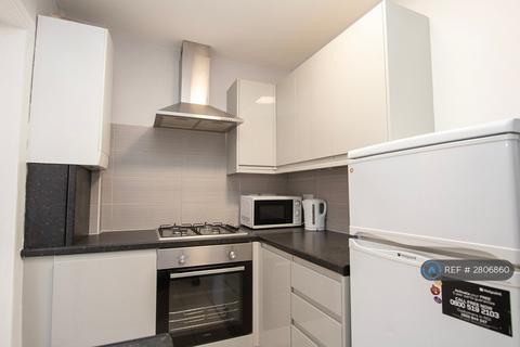 2 bedroom flat to rent, Alroy Road, London, N4