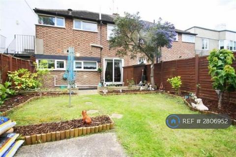 2 bedroom flat to rent, Deer Park Gardens, Morden / Mitcham, CR4