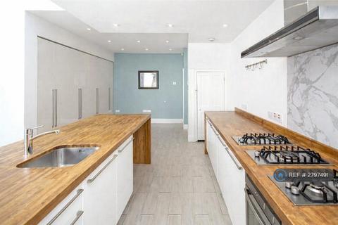 3 bedroom terraced house to rent, Hambleton Terrace, York, YO31