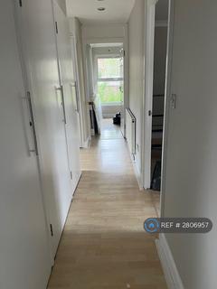 1 bedroom maisonette to rent, Heath Road, London, SW8