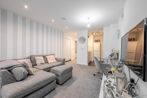2 bedroom flat for sale, The Hawthorns, 6 Well Lane, Leeds LS7