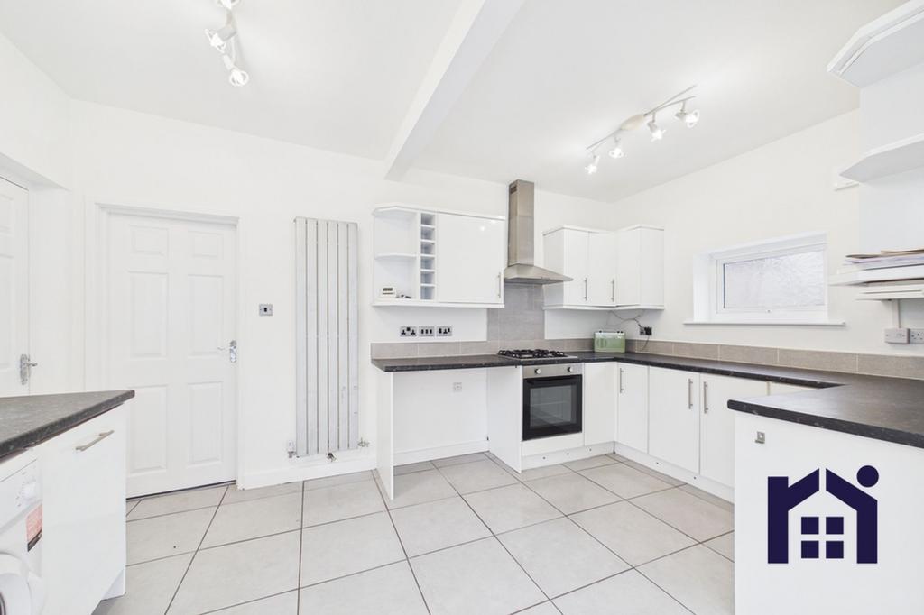 Spacious kitchen