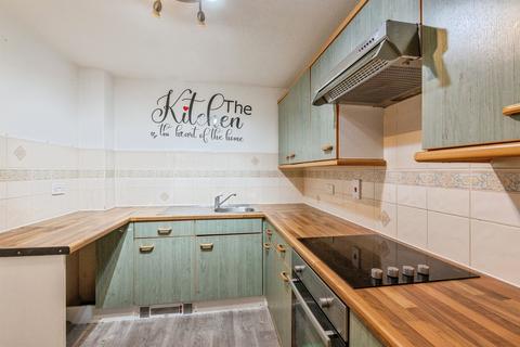 2 bedroom flat for sale, Timber Court, Grays
