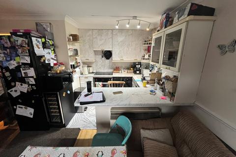 2 bedroom flat for sale, Vicarage Square, Grays