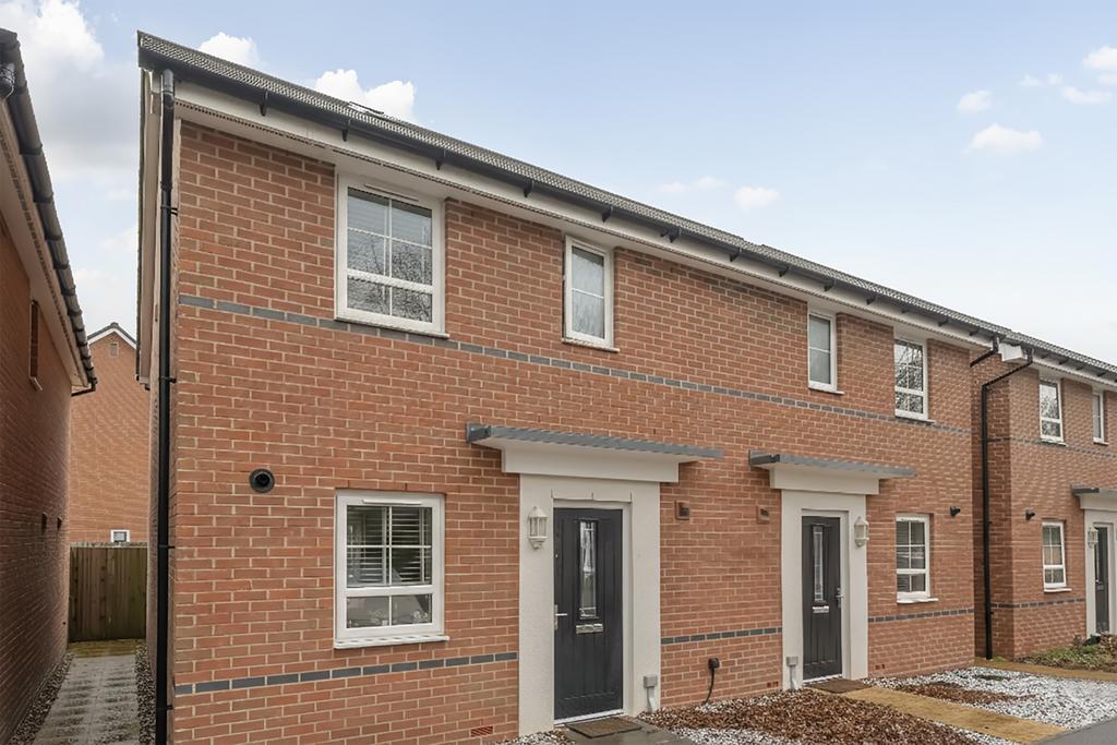 3 bedroom semi-detached house for sale in Chertsey on OnTheMarket 3 bedroom semi-detached house for sale in Chertsey on OnTheMarket