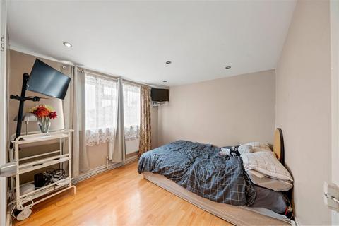 5 bedroom terraced house for sale, Estcourt Road, London