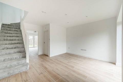 2 bedroom house for sale, 1 Champagne Walk, London N3