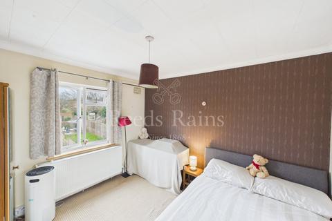 2 bedroom maisonette for sale, Wellcome Avenue, Kent DA1