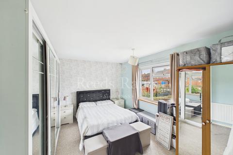 2 bedroom maisonette for sale, Wellcome Avenue, Kent DA1
