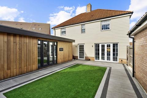 4 bedroom detached house for sale, Hibbert Drive, Essex CM6