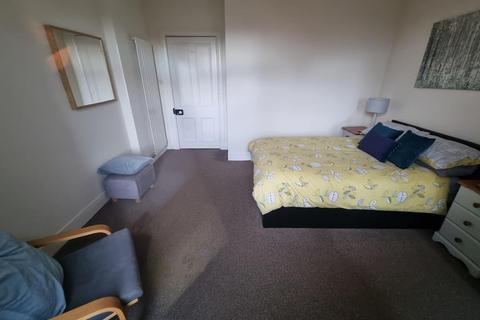 undefined, Grampian Road, Top floor right, AB11