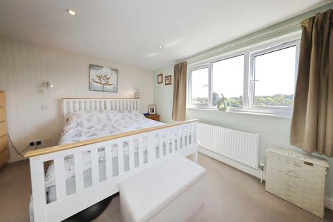 3 bedroom semi-detached house for sale, Dunnington Avenue, KIDDERMINSTER