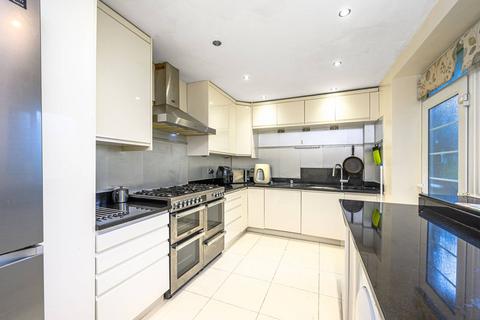 3 bedroom flat for sale, Beaufort Park, Hampstead Garden Suburb, London, NW11