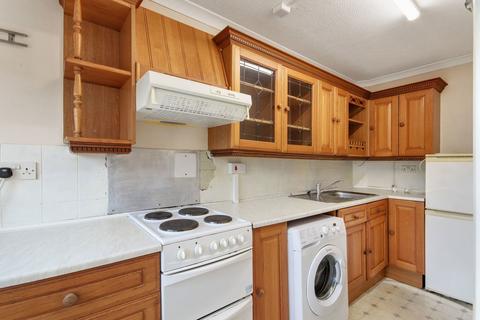 1 bedroom ground floor flat for sale, New Road, Meopham, Gravesend, DA13 0NQ
