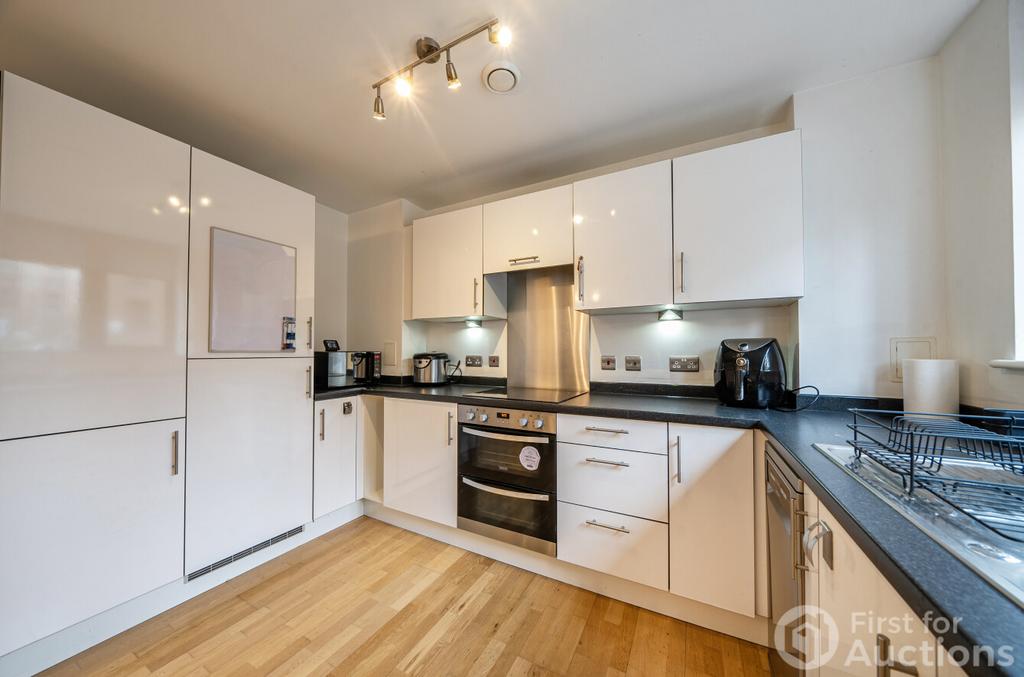 2 bedroom apartment for sale - Photo 31