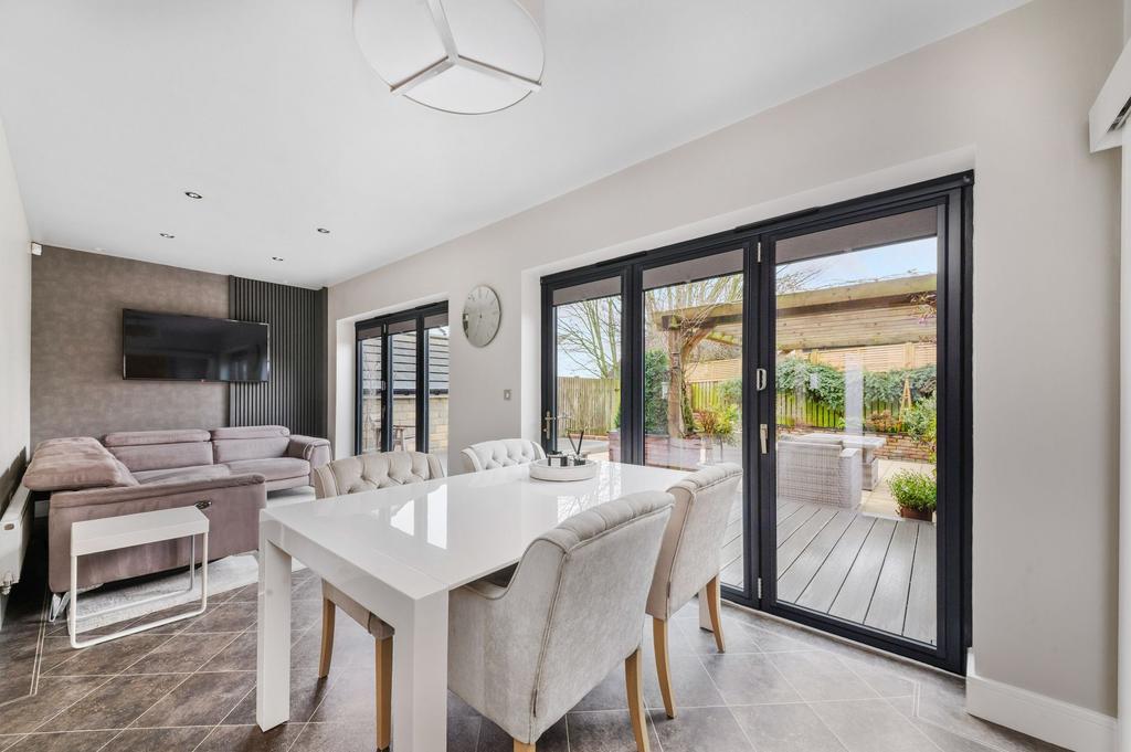 Living dining kitchen