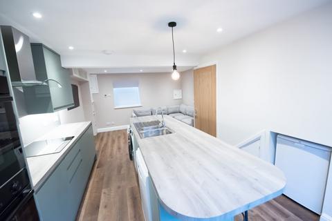 5 bedroom terraced house to rent, St Mary Magdalene Street, Brighton, BN2 3HU