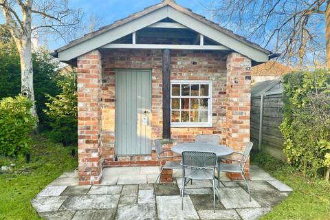 3 bedroom detached house for sale, Fairbourne Drive, Wilmslow