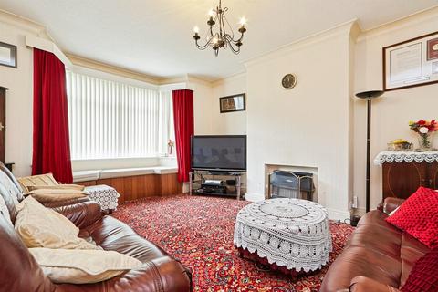 5 bedroom semi-detached house for sale, Lindisfarne Road, Shipley