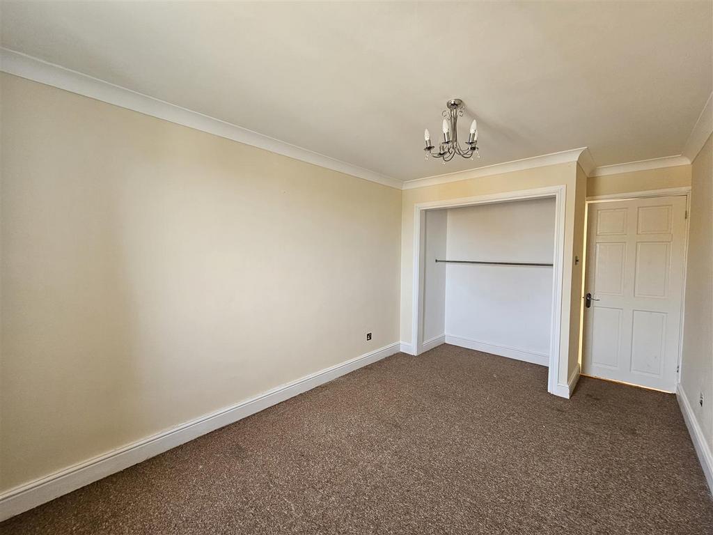 Bedroom 1.jpg