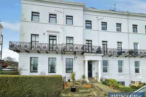 2 bedroom apartment for sale, The Crescent, Filey