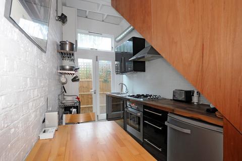 1 bedroom property to rent, Stapleton Hall Road, Stroud Green, London, N4