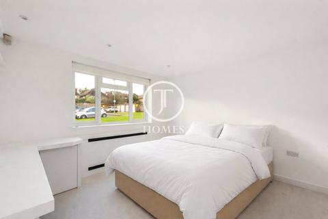 2 bedroom apartment for sale, St. Peter's Court, London, NW4