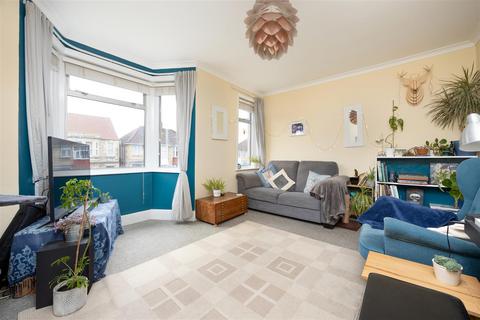 2 bedroom flat for sale, Bradford Road, Trowbridge