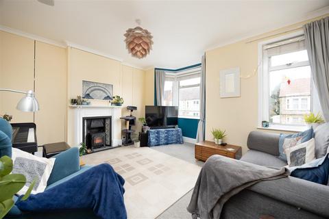 2 bedroom flat for sale, Bradford Road, Trowbridge