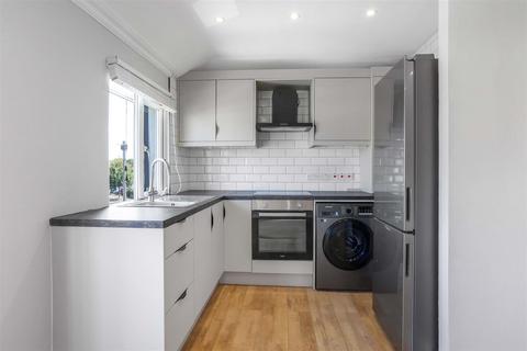 undefined, Florian Avenue, Sutton SM1