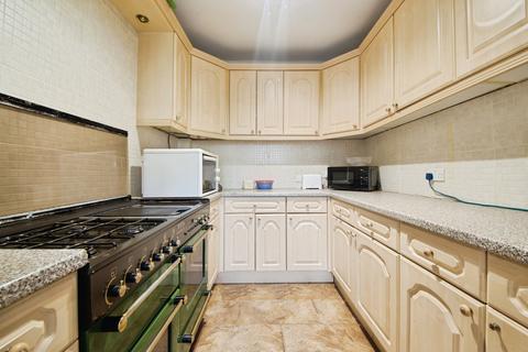 3 bedroom end of terrace house for sale, Netherfield Gardens, Barking