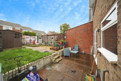 3 bedroom end of terrace house for sale, Suncote Avenue, DUNSTABLE