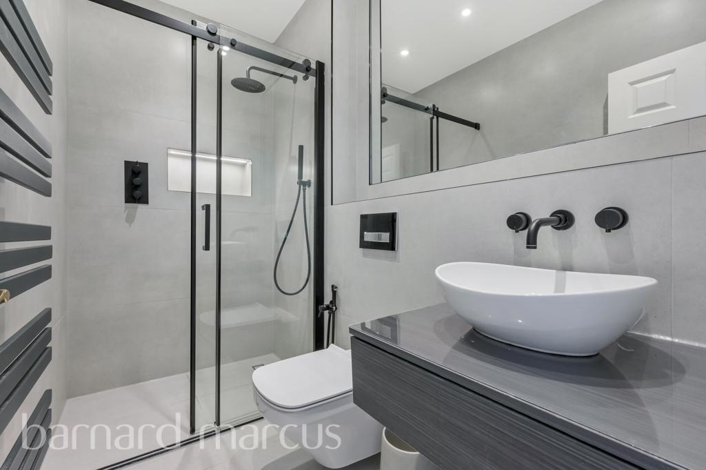 Apartment in Ealing - View 5