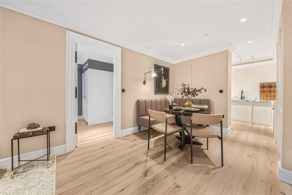 Kitchen/Dining Area