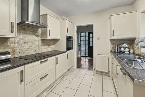 4 bedroom semi-detached house for sale, Richmond Close, Whitefield, M45