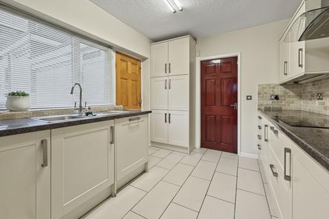 4 bedroom semi-detached house for sale, Richmond Close, Whitefield, M45